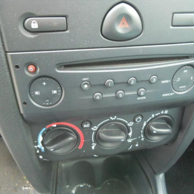 Poignee interieur avant gauche RENAULT CLIO 2 Photo n°10