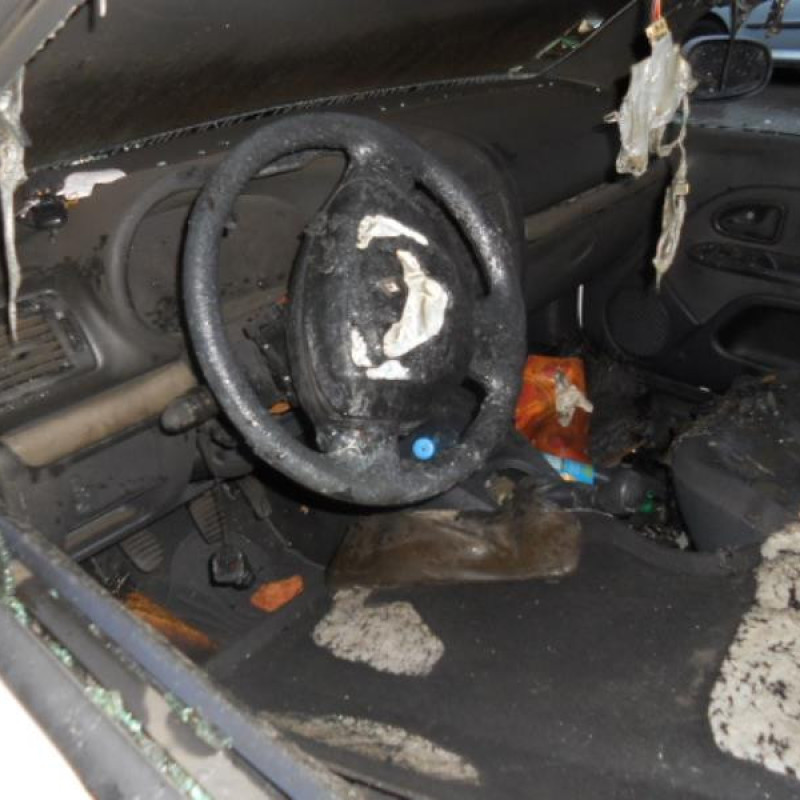 Leve vitre electrique arriere gauche RENAULT CLIO 2 Photo n°7