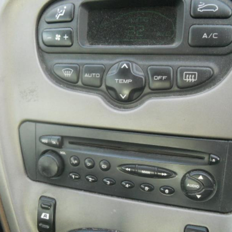 Interrupteur de leve vitre avant droit CITROEN XSARA PICASSO Photo n°9