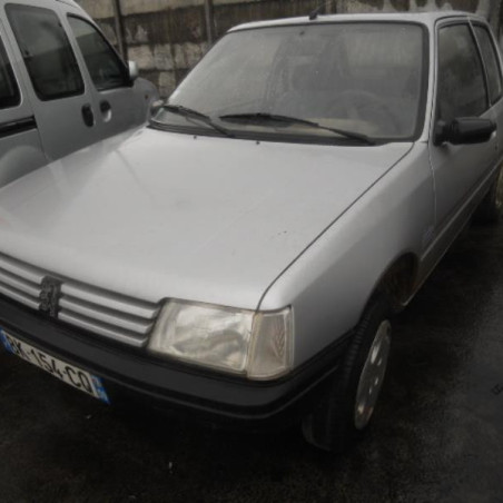 Traverse superieure PEUGEOT 205