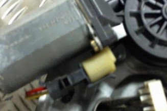 Leve vitre electrique arriere droit RENAULT LAGUNA 1