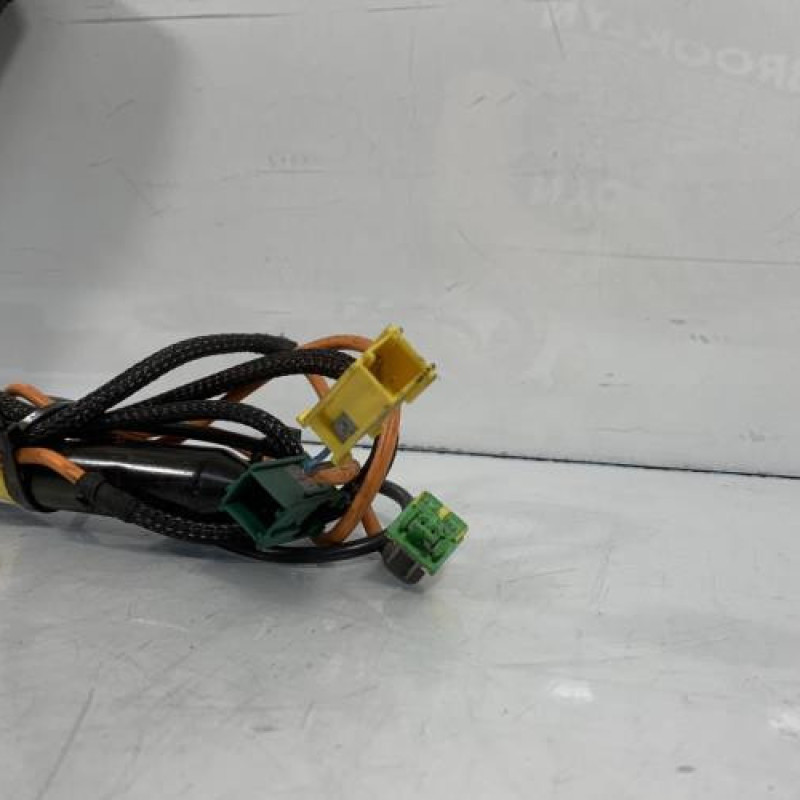 Pretensionneur de ceinture avant droit OPEL ZAFIRA B Photo n°3