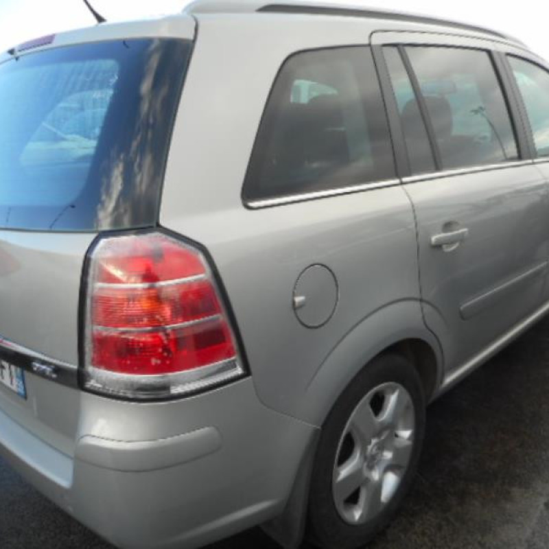 Pretensionneur de ceinture avant droit OPEL ZAFIRA B Photo n°7