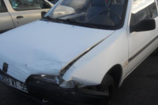 Leve vitre mecanique avant droit PEUGEOT 106