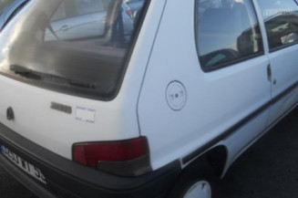 Leve vitre mecanique avant droit PEUGEOT 106