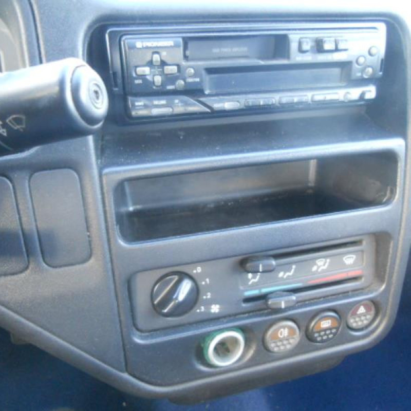 Leve vitre mecanique avant droit PEUGEOT 106 Photo n°7