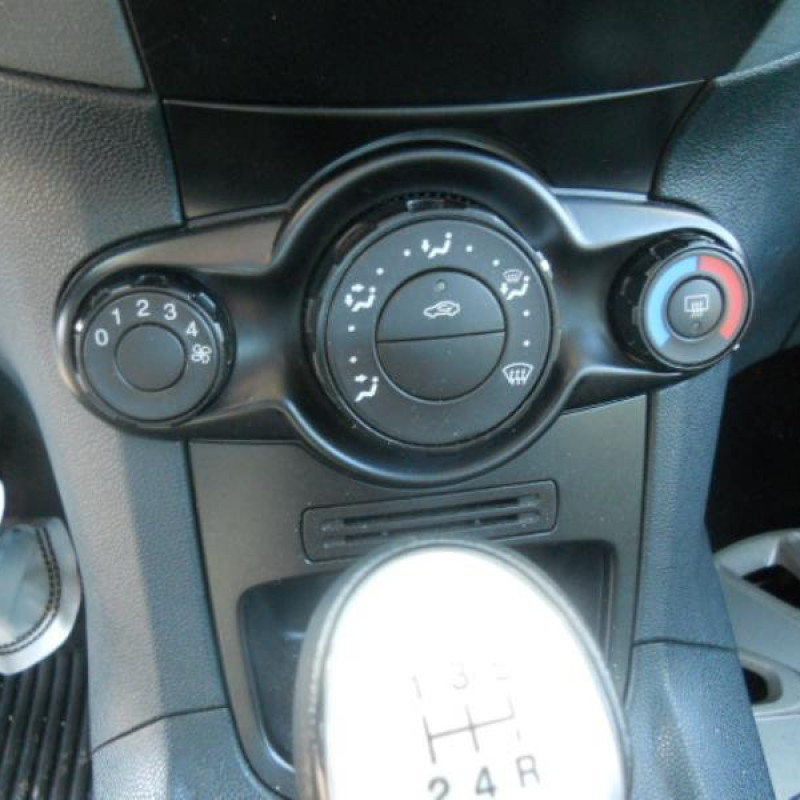 Boite a gants FORD FIESTA 6 Photo n°8