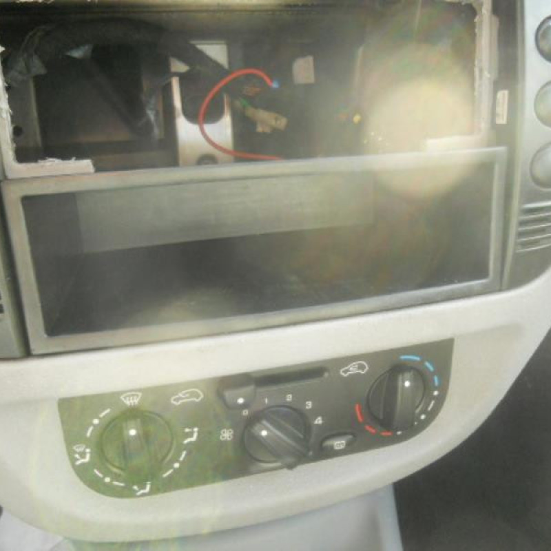 Pretensionneur de ceinture avant droit CITROEN C3 1 Photo n°9