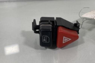 Bouton de warning MERCEDES CLASSE A 168 Photo n°1