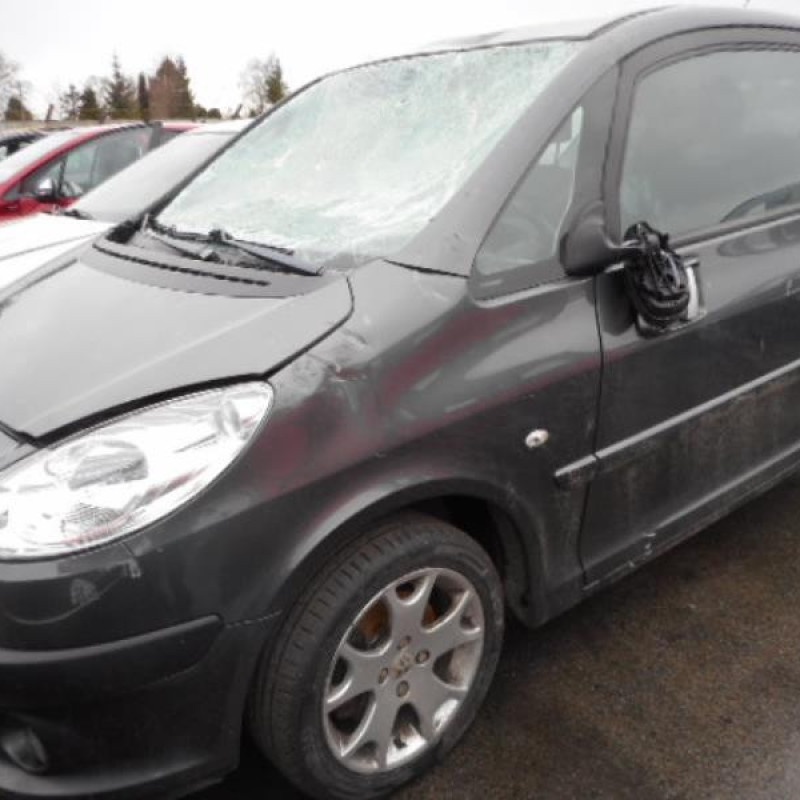 Fermeture de capot PEUGEOT 1007 Photo n°4