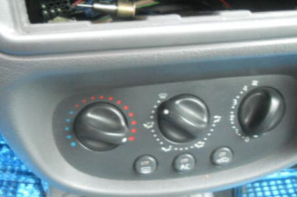 Poignee interieur arriere droit RENAULT CLIO 2