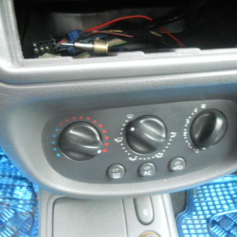 Poignee interieur arriere droit RENAULT CLIO 2 Photo n°9