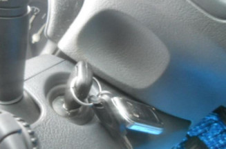 Poignee interieur arriere droit RENAULT CLIO 2