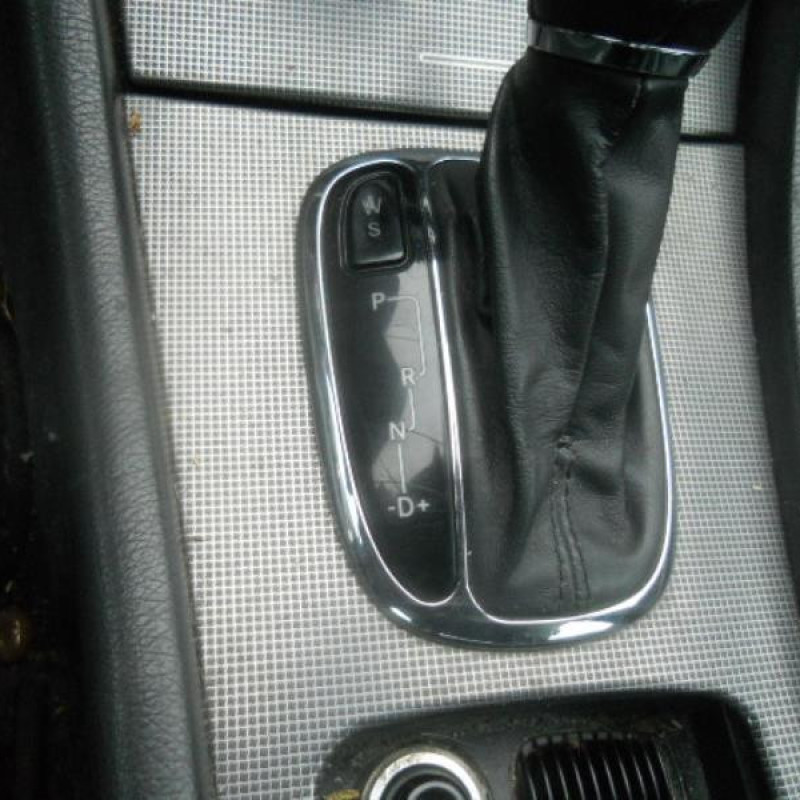 Leve vitre electrique avant droit MERCEDES CLASSE C 203 Photo n°8