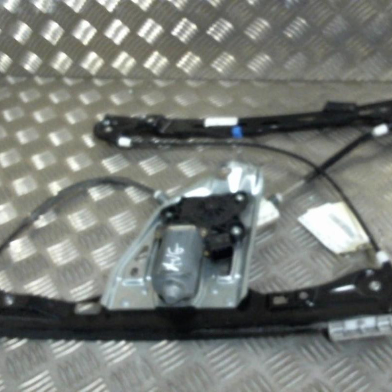 Leve vitre electrique avant gauche MERCEDES CLASSE C 203 Photo n°1
