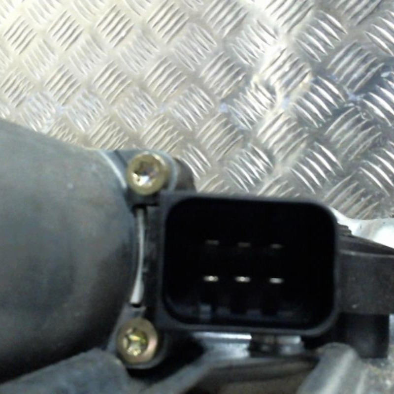 Leve vitre electrique avant gauche MERCEDES CLASSE C 203 Photo n°2