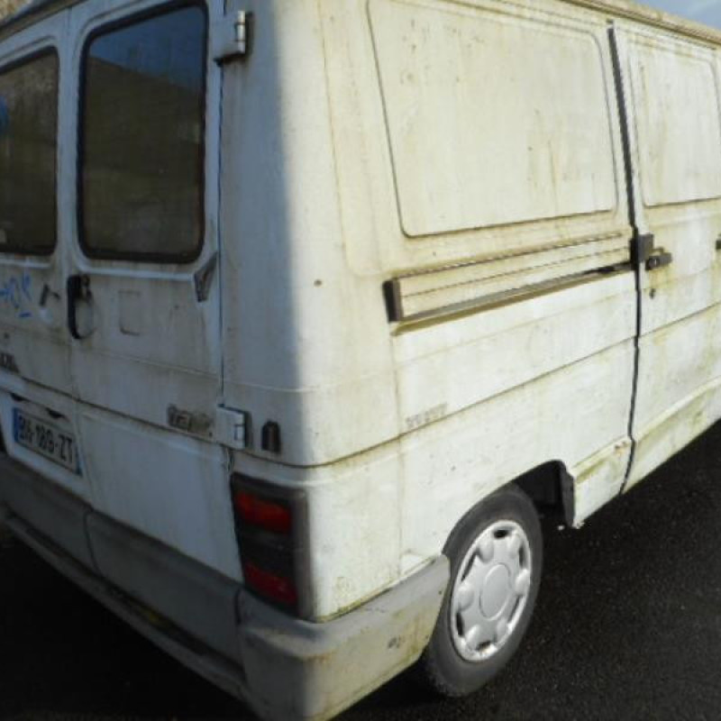 Traverse superieure RENAULT TRAFIC 1 Photo n°4