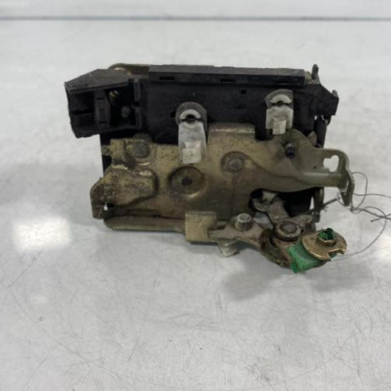 Serrure avant droit RENAULT R19 Photo n°1