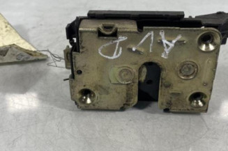 Serrure avant droit RENAULT R19