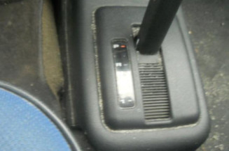 Interrupteur de leve vitre avant gauche PEUGEOT 106