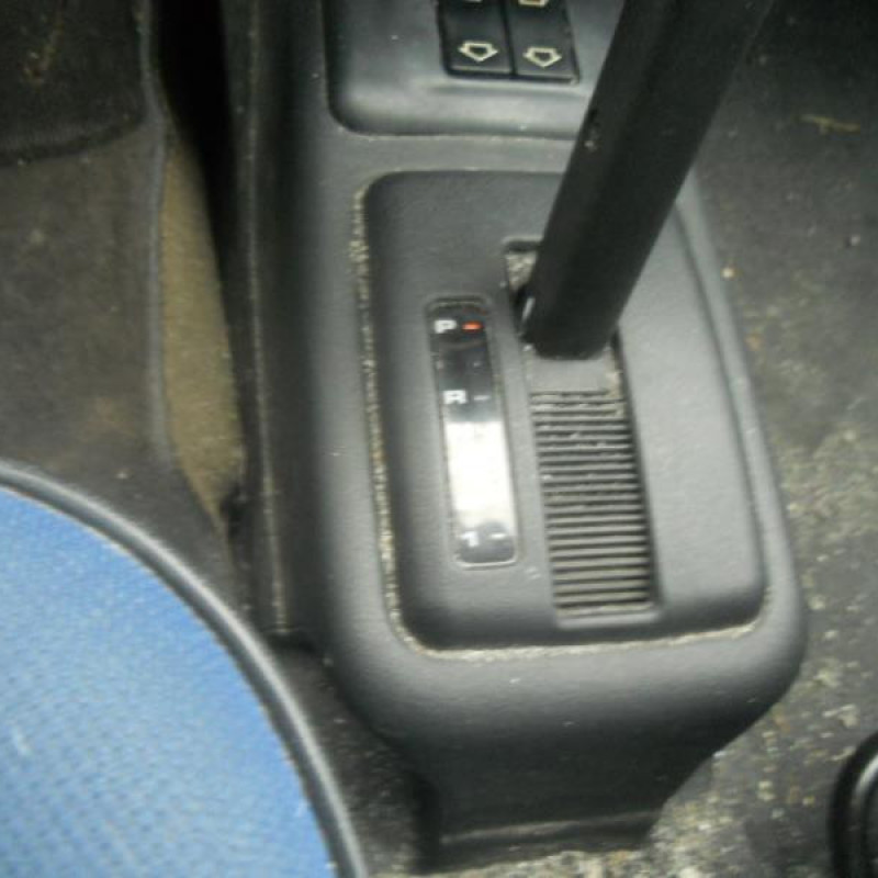Interrupteur de leve vitre avant gauche PEUGEOT 106 Photo n°9