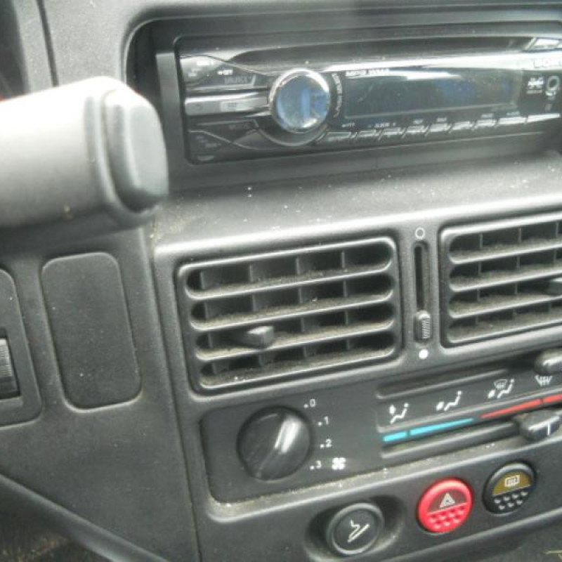 Interrupteur de leve vitre avant gauche PEUGEOT 106 Photo n°10