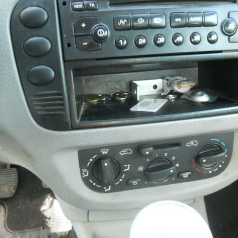 Eclairage de plafonnier CITROEN C3 PLURIEL Photo n°10
