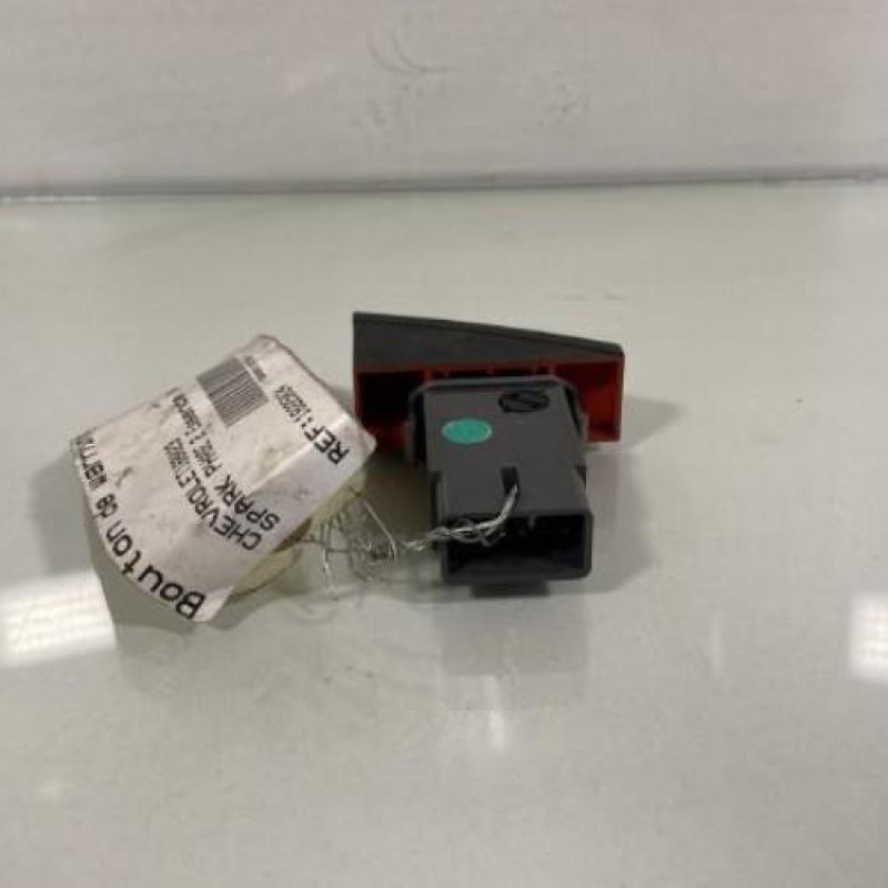 Bouton de warning CHEVROLET SPARK Photo n°3