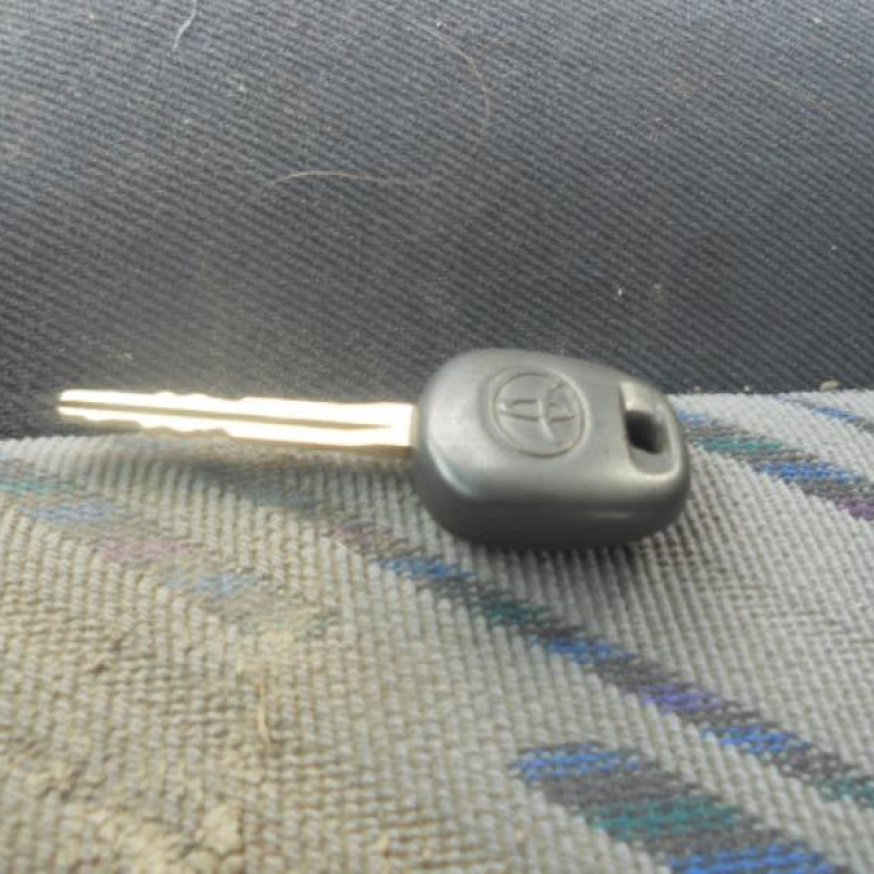 Bras essuie glace arriere TOYOTA LAND CRUISER 3 J90 Photo n°9