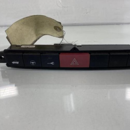 Bouton de warning FIAT GRANDE PUNTO Photo n°1