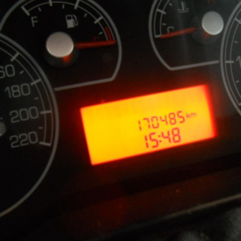 Bouton de warning FIAT GRANDE PUNTO Photo n°8