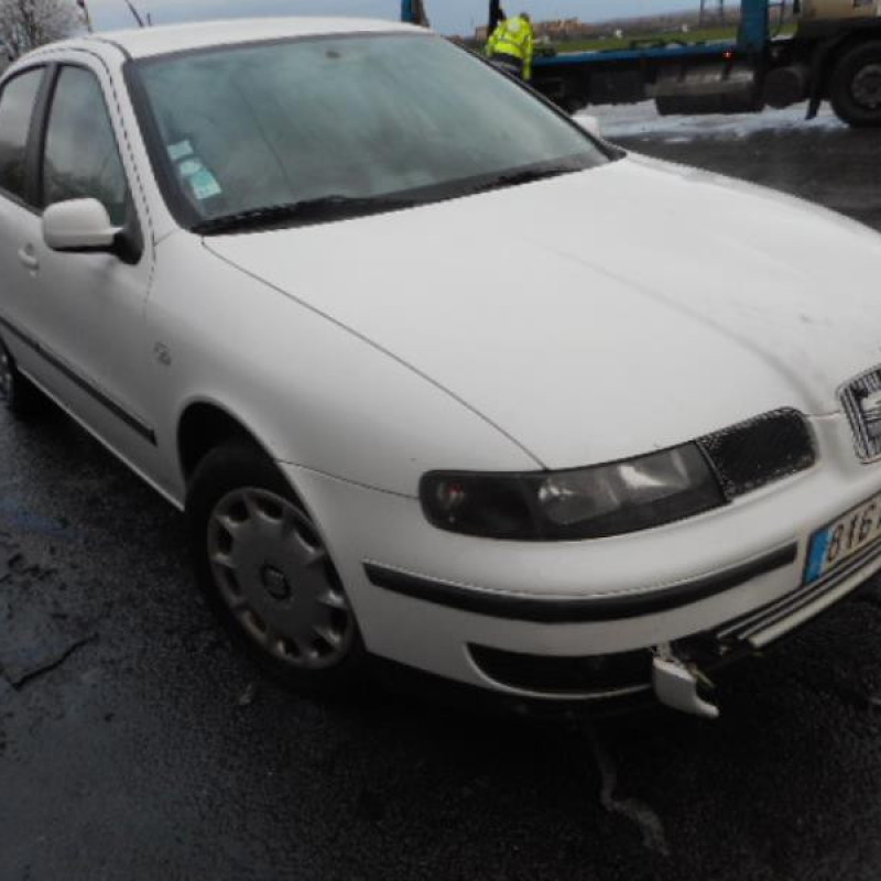 Malle/Hayon arriere SEAT TOLEDO 2 Photo n°3