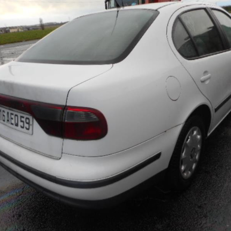 Malle/Hayon arriere SEAT TOLEDO 2 Photo n°4