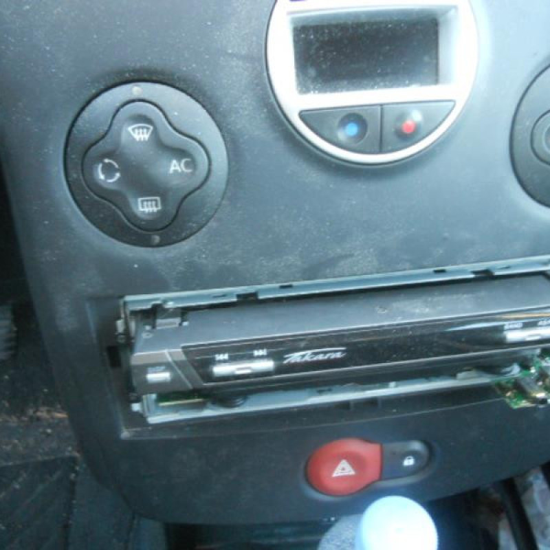 Commande chauffage RENAULT CLIO 3 Photo n°10