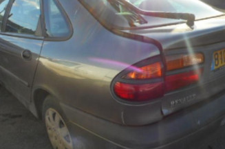 Bras essuie glace arriere RENAULT LAGUNA 1