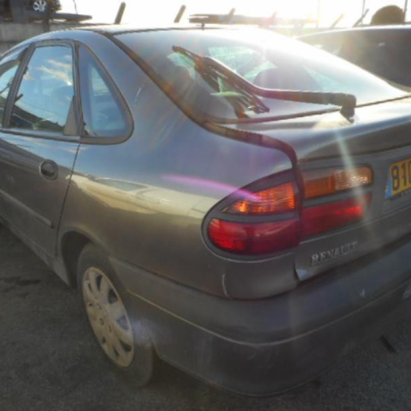 Bras essuie glace arriere RENAULT LAGUNA 1 Photo n°4