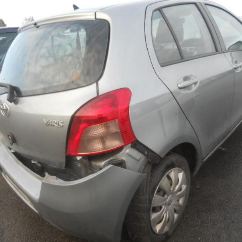 Pretensionneur de ceinture avant gauche TOYOTA YARIS 2 Photo n°7