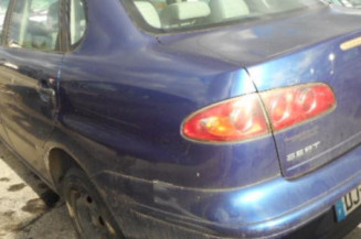 Malle/Hayon arriere SEAT CORDOBA 2