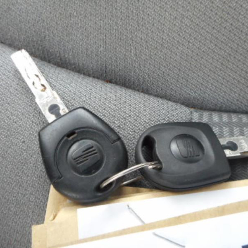 Malle/Hayon arriere SEAT CORDOBA 2 Photo n°9
