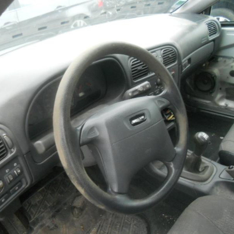 Malle/Hayon arriere VOLVO V 40 1 Photo n°6