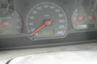 Malle/Hayon arriere VOLVO V 40 1