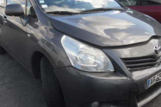 Serrure avant gauche TOYOTA VERSO