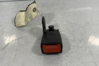 Attache ceinture arriere droit OPEL CORSA D