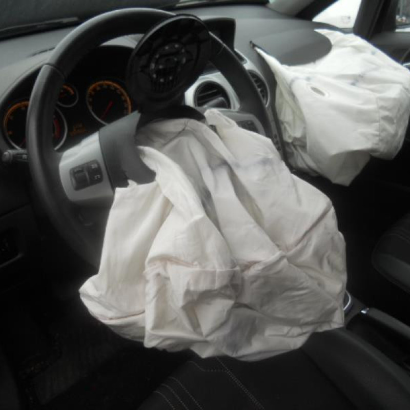 Attache ceinture arriere droit OPEL CORSA D Photo n°10