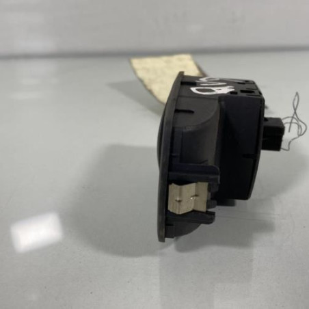 Interrupteur de leve vitre avant droit OPEL CORSA D