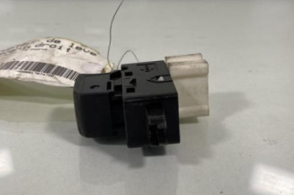 Interrupteur de leve vitre avant droit NISSAN MICRA 3