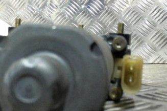 Leve vitre electrique avant gauche FORD FIESTA 4