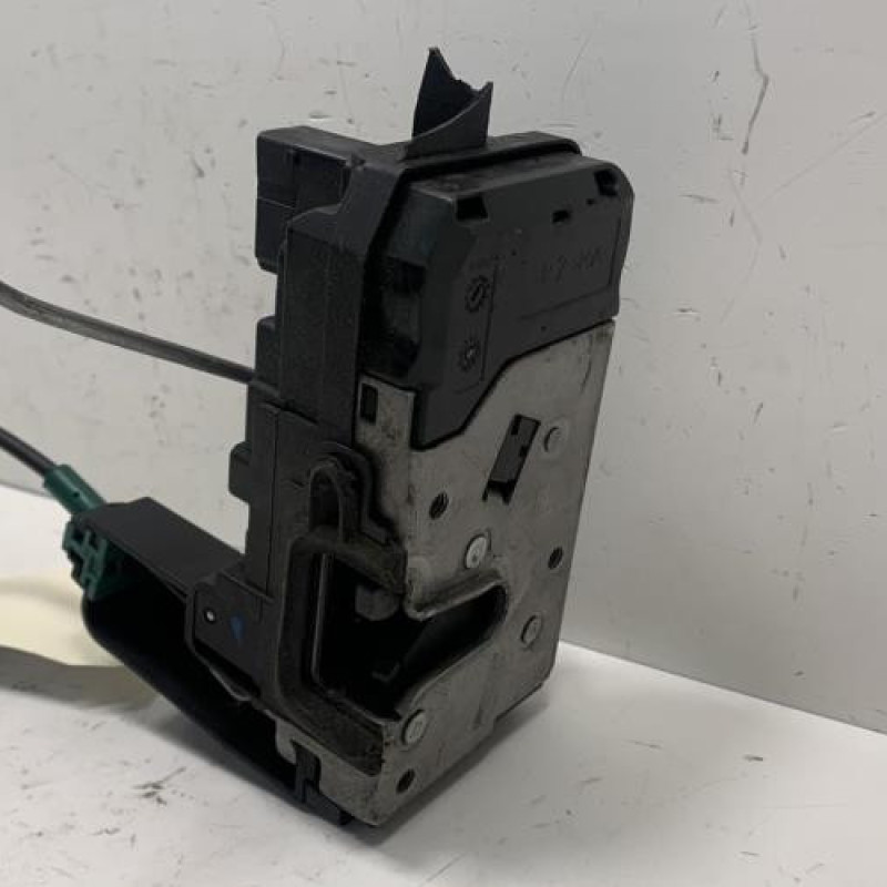 Serrure avant gauche OPEL ZAFIRA B Photo n°2