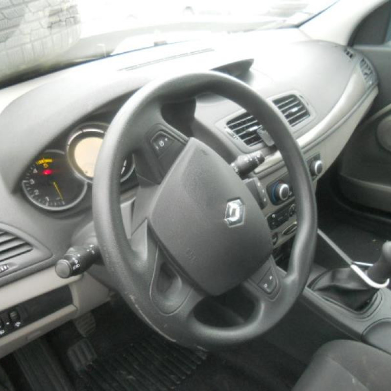 Poignee interieur avant gauche RENAULT MEGANE 3 Photo n°9