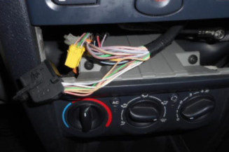 Poignee interieur arriere droit RENAULT CLIO 2